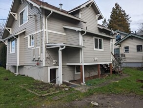 Building Photo - 1110 S 25th St