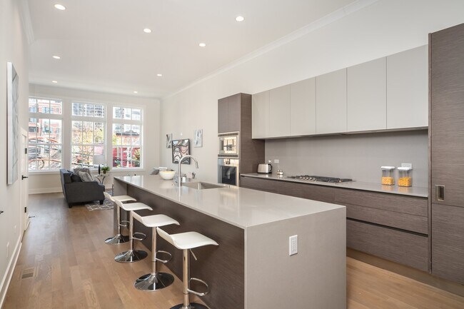 Foto del edificio - 1544 N Wieland St