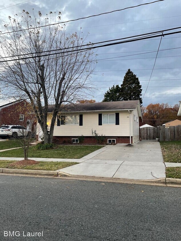 Foto principal - 5 br, 3 bath House - 8320 26th Ave