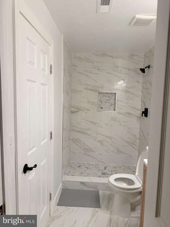 Foto del edificio - 5675 Spriggs Meadow Dr