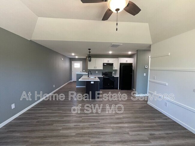 Foto del edificio - 2777 S Meadowlark Ave