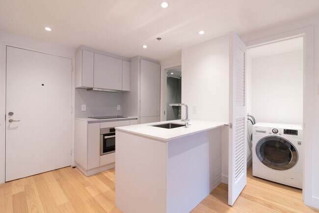 Building Photo - 3455 Rue Aylmer