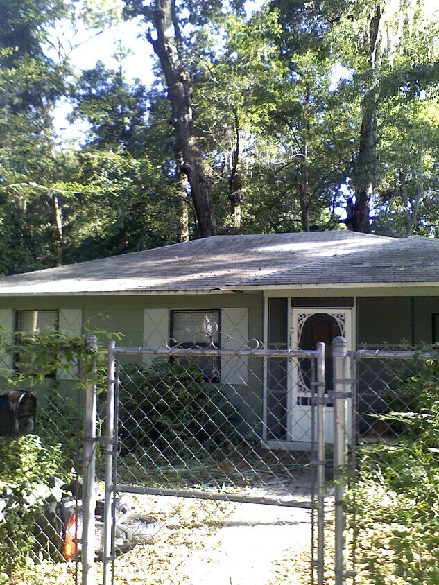 1418 NW 6th Pl, Gainesville, FL 32603 House Rental in Gainesville, FL