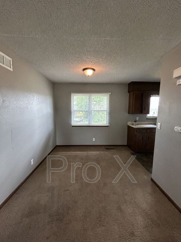 Foto del edificio - 402 E Jefferson St