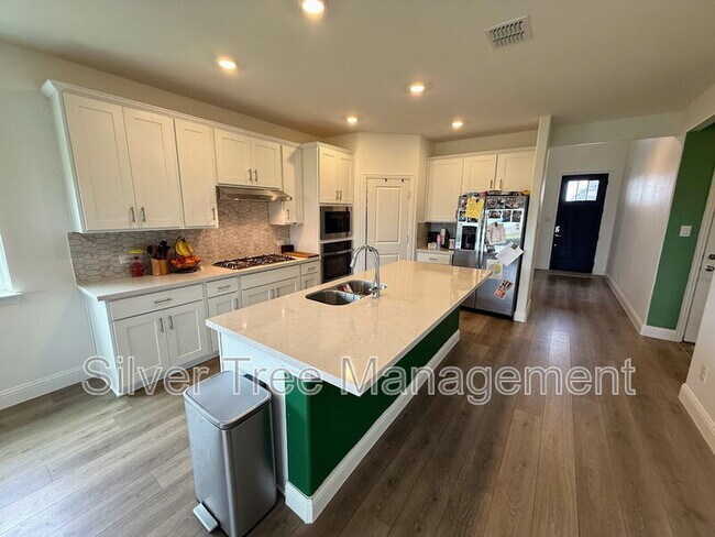 Foto del edificio - 14728 Ledger Ln