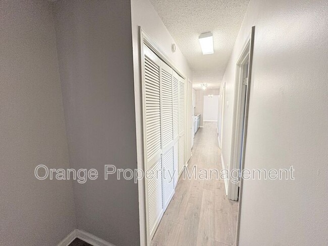 Building Photo - 212 Pelican Ln