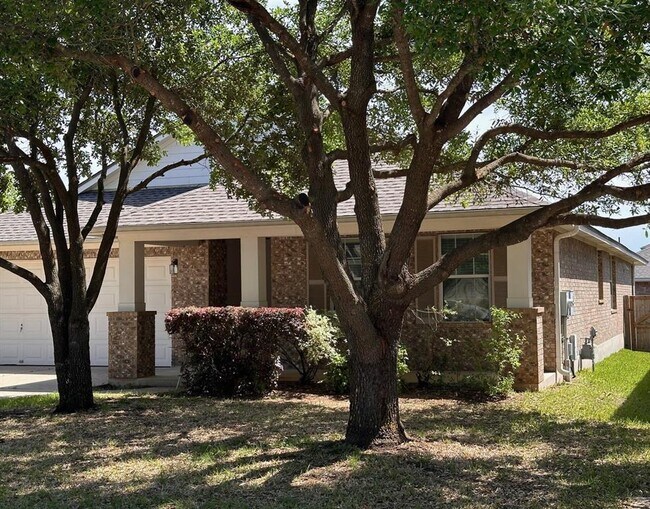 Building Photo - 15008 Fernhill Dr