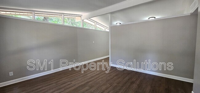 Foto del edificio - 4214 Kildare Dr