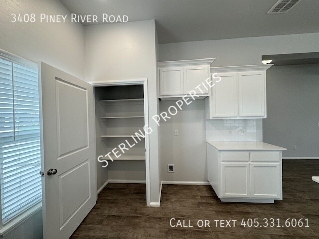 Foto del edificio - 3408 Piney River Dr