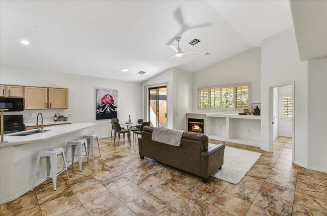 Building Photo - 3247 E Maldonado Dr