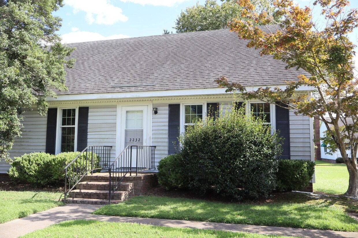 Foto principal - 2232 Nash Pl N