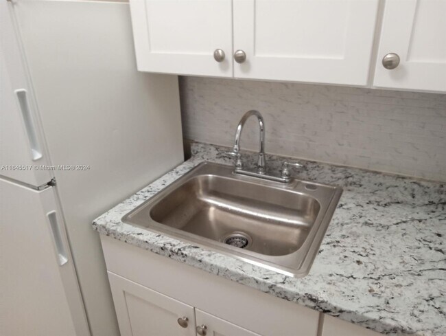 Foto del edificio - 12905 Arch Creek Rd