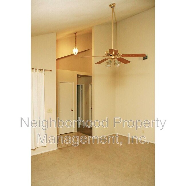 Foto del edificio - 3464 W Robinwood Ln