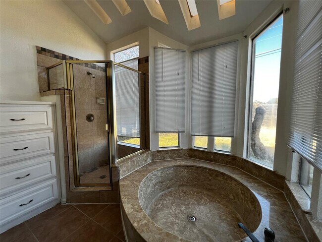 Foto del edificio - 3701 Saddlehead Dr