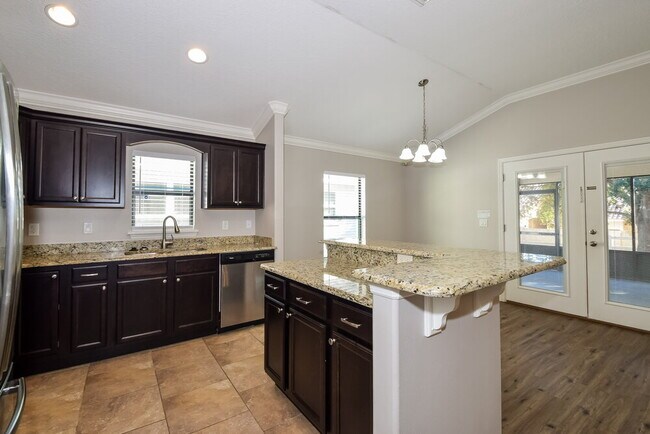 Building Photo - 2167 Bexley Dr