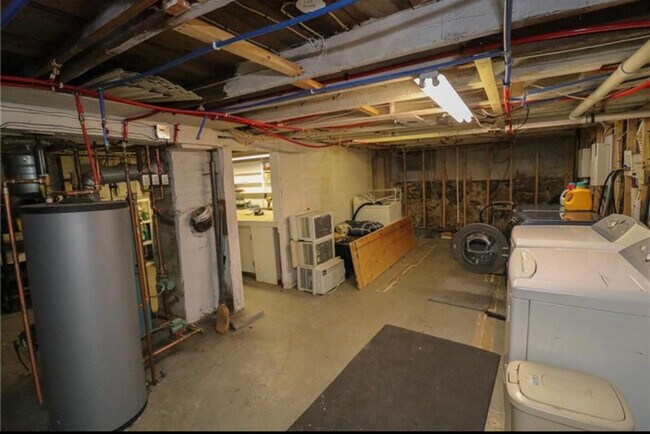 Foto del edificio - 8-10 California Ave