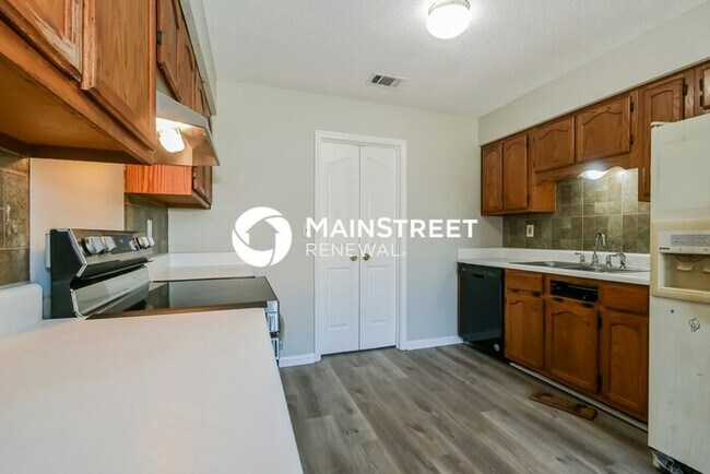 Foto del edificio - 4 Bedroom Pet-Friendly Home in Horn Lake, MS with Main Street Renewal