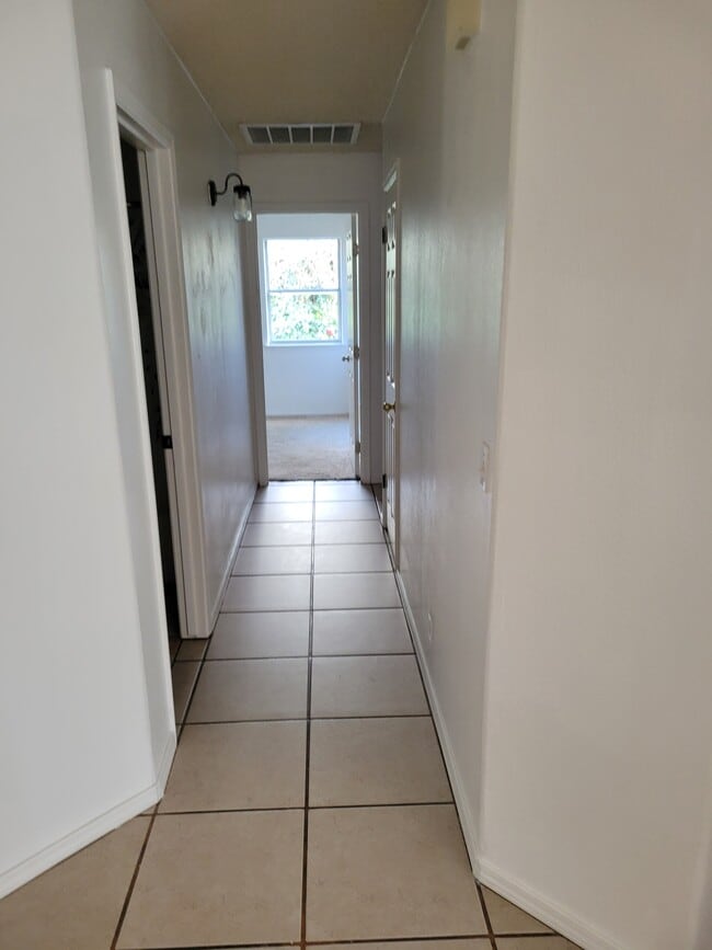 Building Photo - 6204 Castle Cary Dr