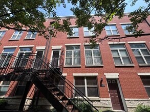 Building Photo - 346 E 25th Pl