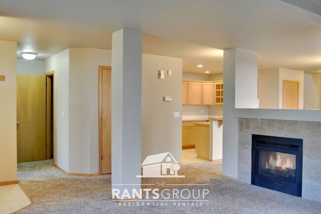 Foto del edificio - Low maintenance yard!