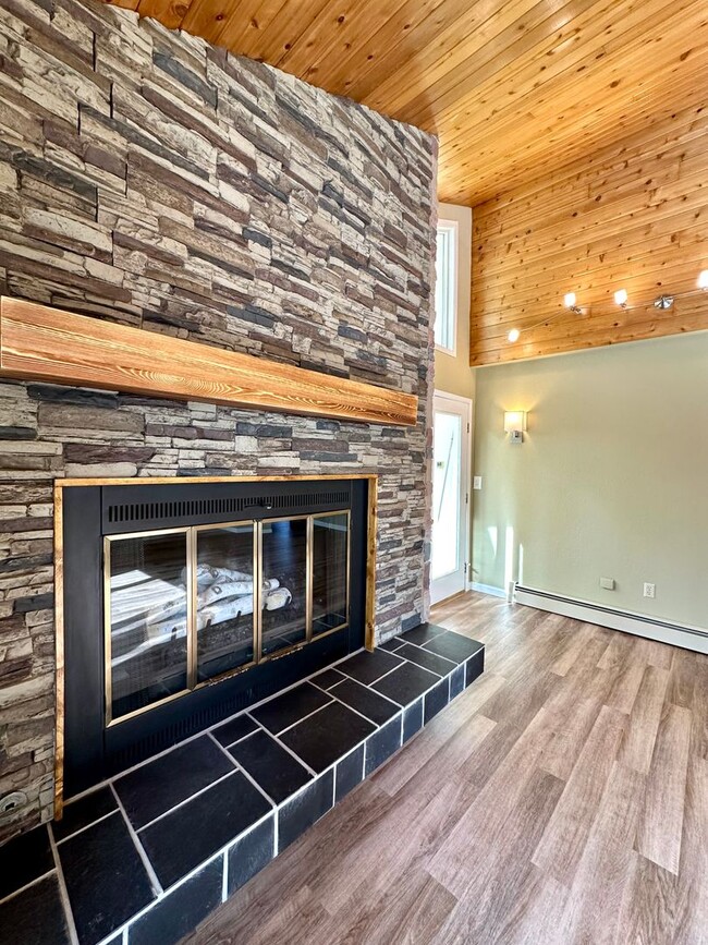 Building Photo - BRAND NEW REMODEL!