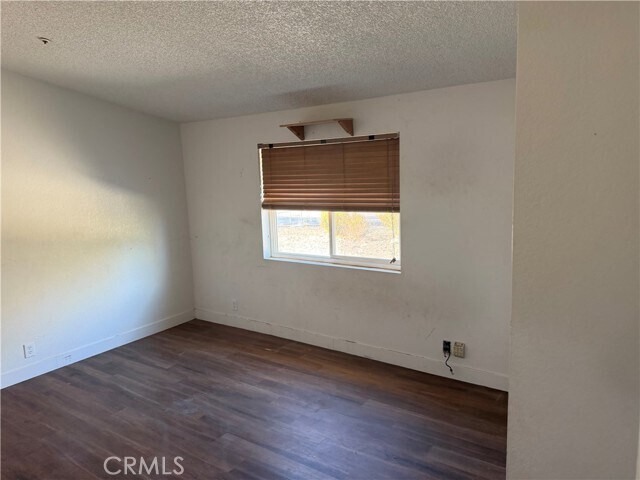 Foto del edificio - 381 Amador Rd