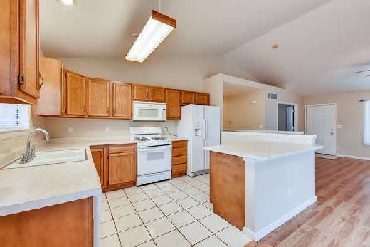 Building Photo - Beautiful Home in Sun Country Meadows