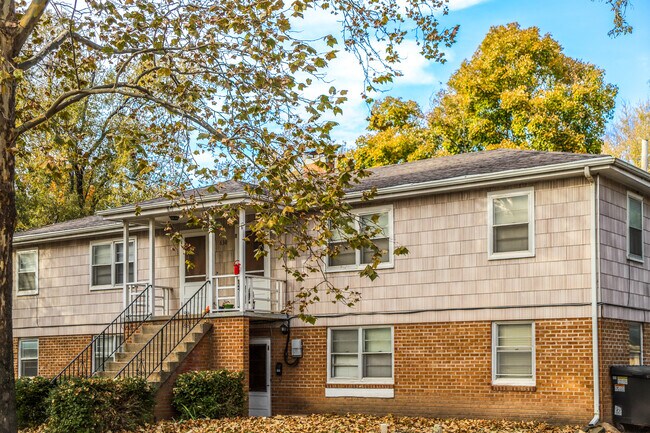 Building Photo - 630 Osage St