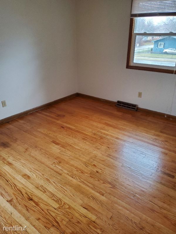 Foto del edificio - 3 br, 1.5 bath Townhome - 106 Ohio St.