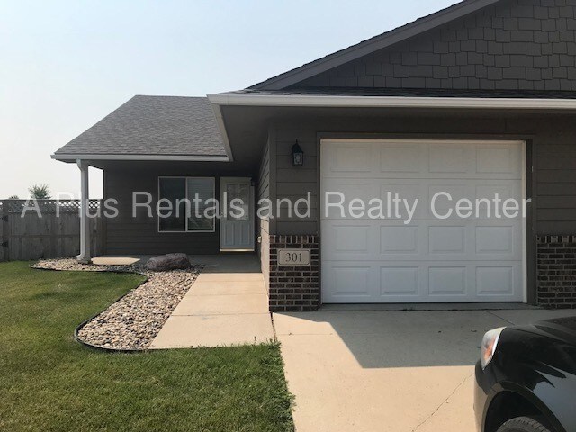 Primary Photo - 2 BD Twin Home in Tea