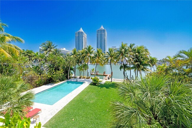 Foto del edificio - 4731 Pine Tree Dr