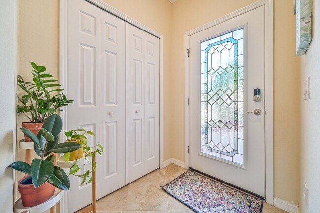 Building Photo - ~ 3 Bed Townhouse in Marbella with Lake Vi...