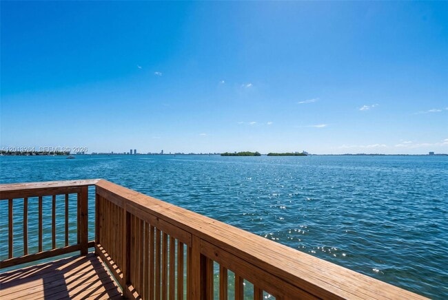 Building Photo - 7845 NE Bayshore Ct