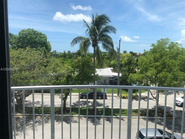 Foto del edificio - 1555 N Treasure Dr