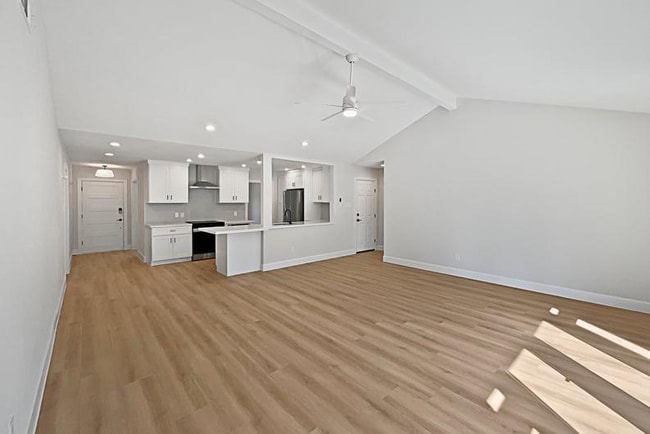 Foto del edificio - 5743 Ludington Dr