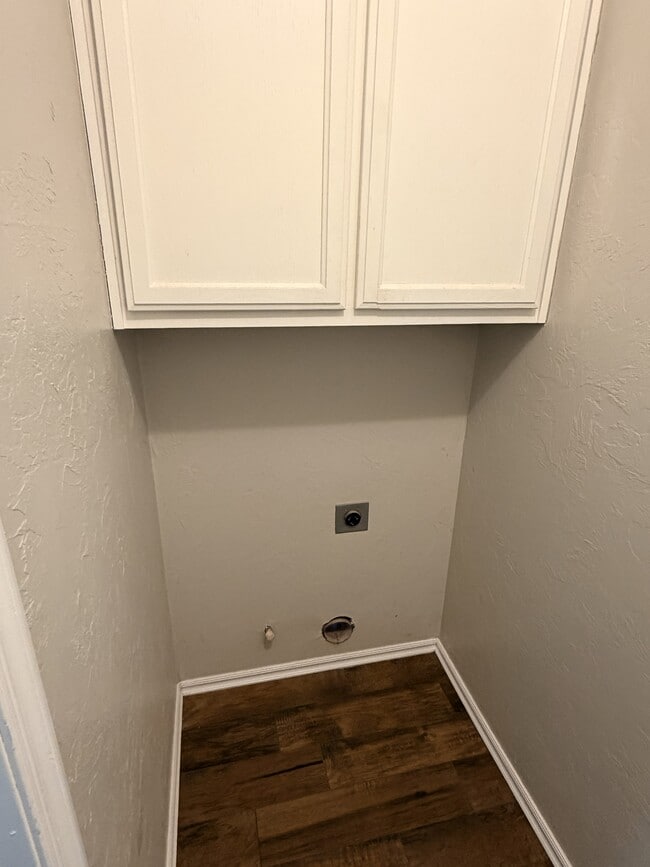 Foto del edificio - 1929 Lariat Cir