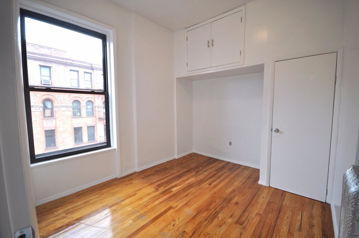 Primary Photo - 101 W 75th St