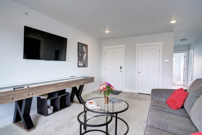 Foto del edificio - 5242 Fallon St