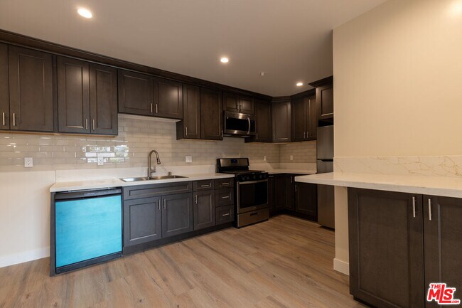 Foto del edificio - 2656 W Carson St