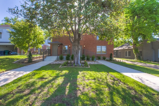 Building Photo - Fantastic Remodel in a Perfect Location!