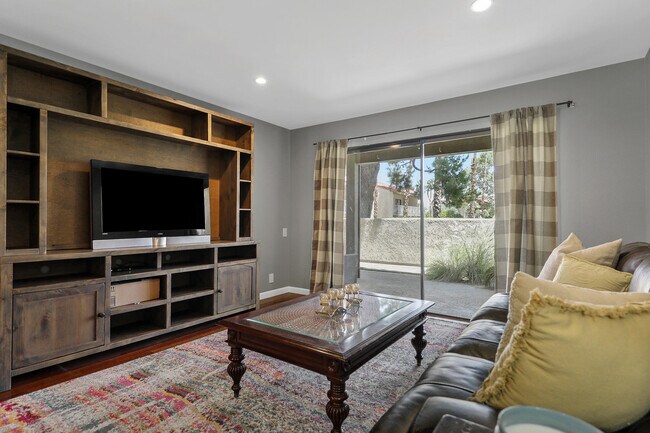 Building Photo - 2170 S Palm Canyon Dr