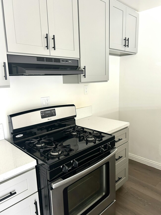 Foto del edificio - 794 N Shattuck Pl