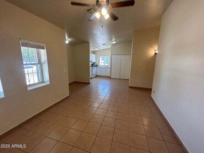 Foto del edificio - 1062 N 27th St