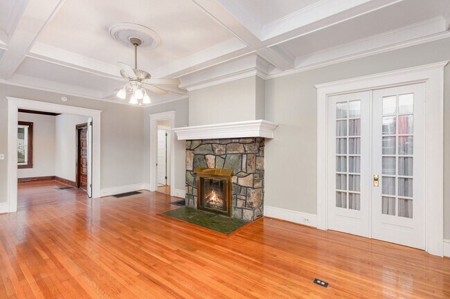 Foto del edificio - MOVE-IN READY!