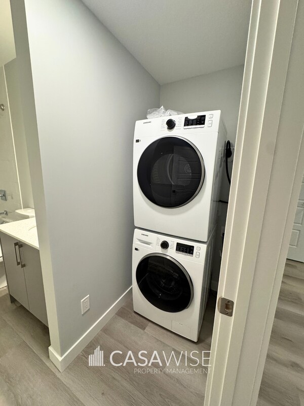 Photo du bâtiment - 8027 Cedric Mah Rd