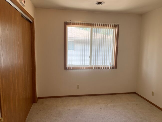 Foto del edificio - 1155 N Indiana St