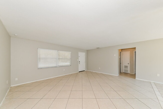 Building Photo - 1340 43rd St