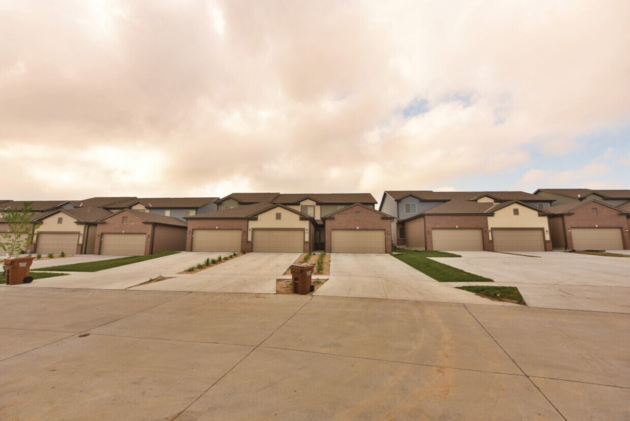 Primary Photo - 1400 Indigo Rd