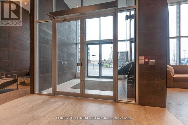 Photo du bâtiment - 2485 Taunton Rd