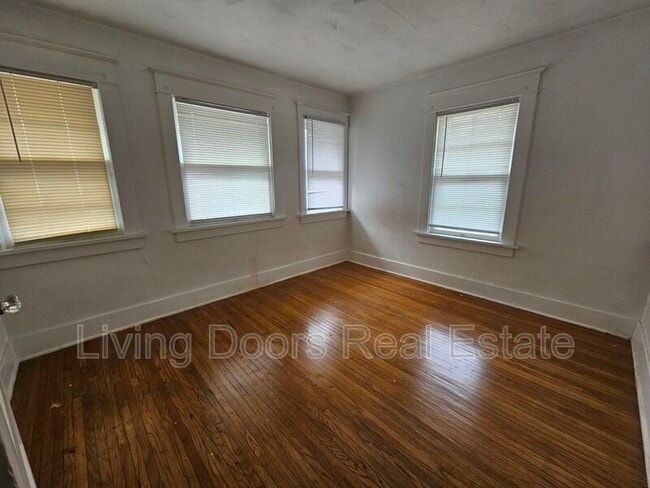 Building Photo - 2135 Garfield St